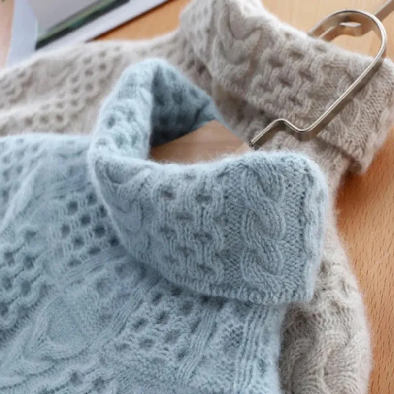 Amy - Cozy warm turtleneck sweater for ultimate comfort