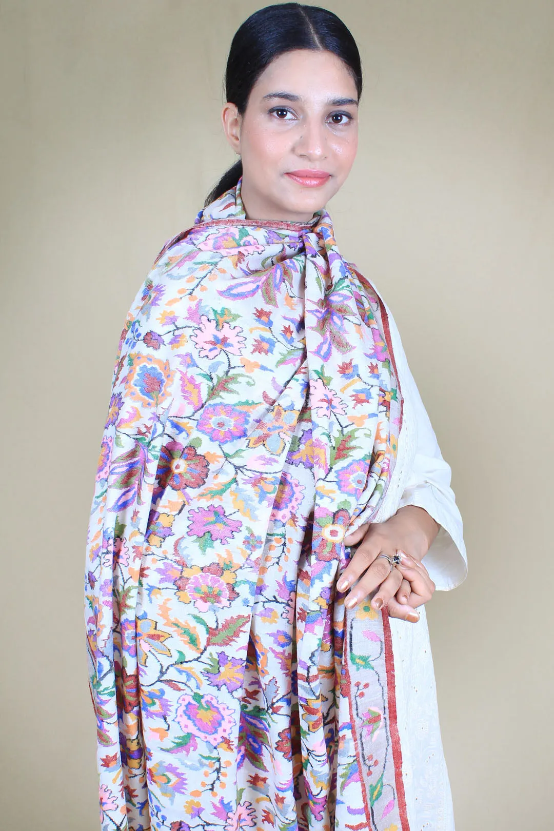 Maryam Ivory Floral Outlined Jamavar Pashmina Shawl