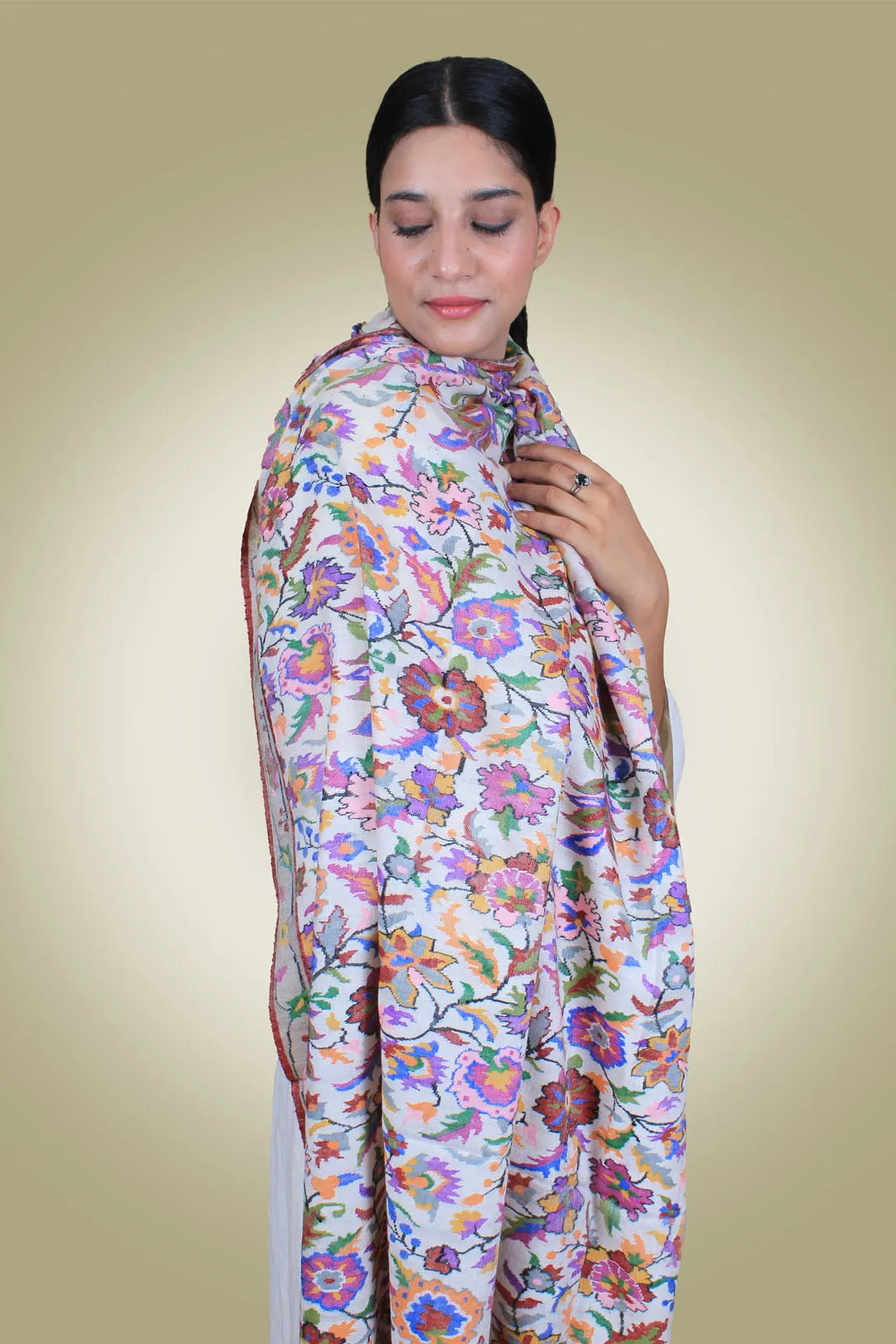 Maryam Ivory Floral Outlined Jamavar Pashmina Shawl