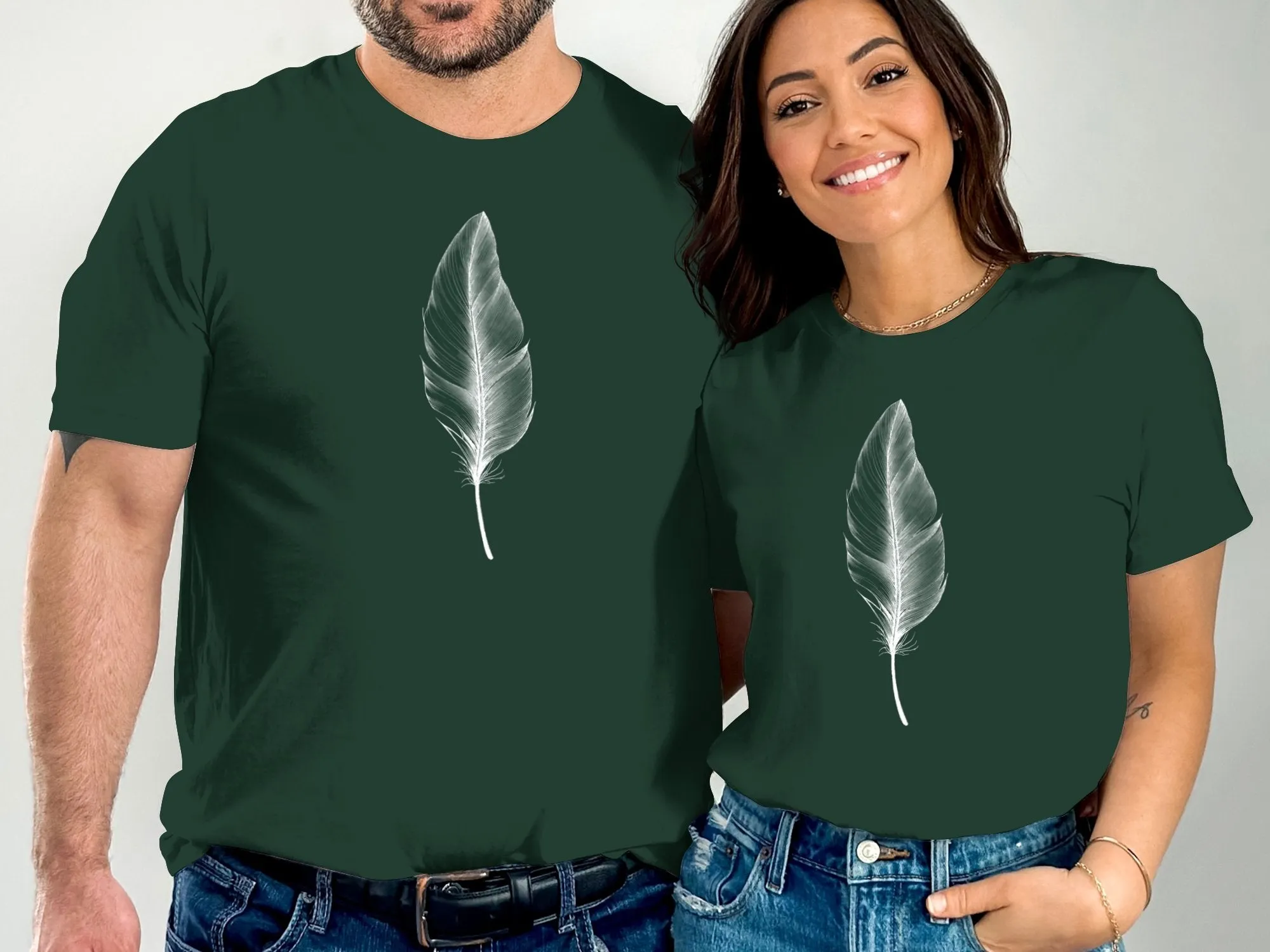Minimalist Feather Line Art Nature Inspired Modern T-Shirt, Simple Feather Drawing Graphic Tee, Casual Nature Lover's Shirt