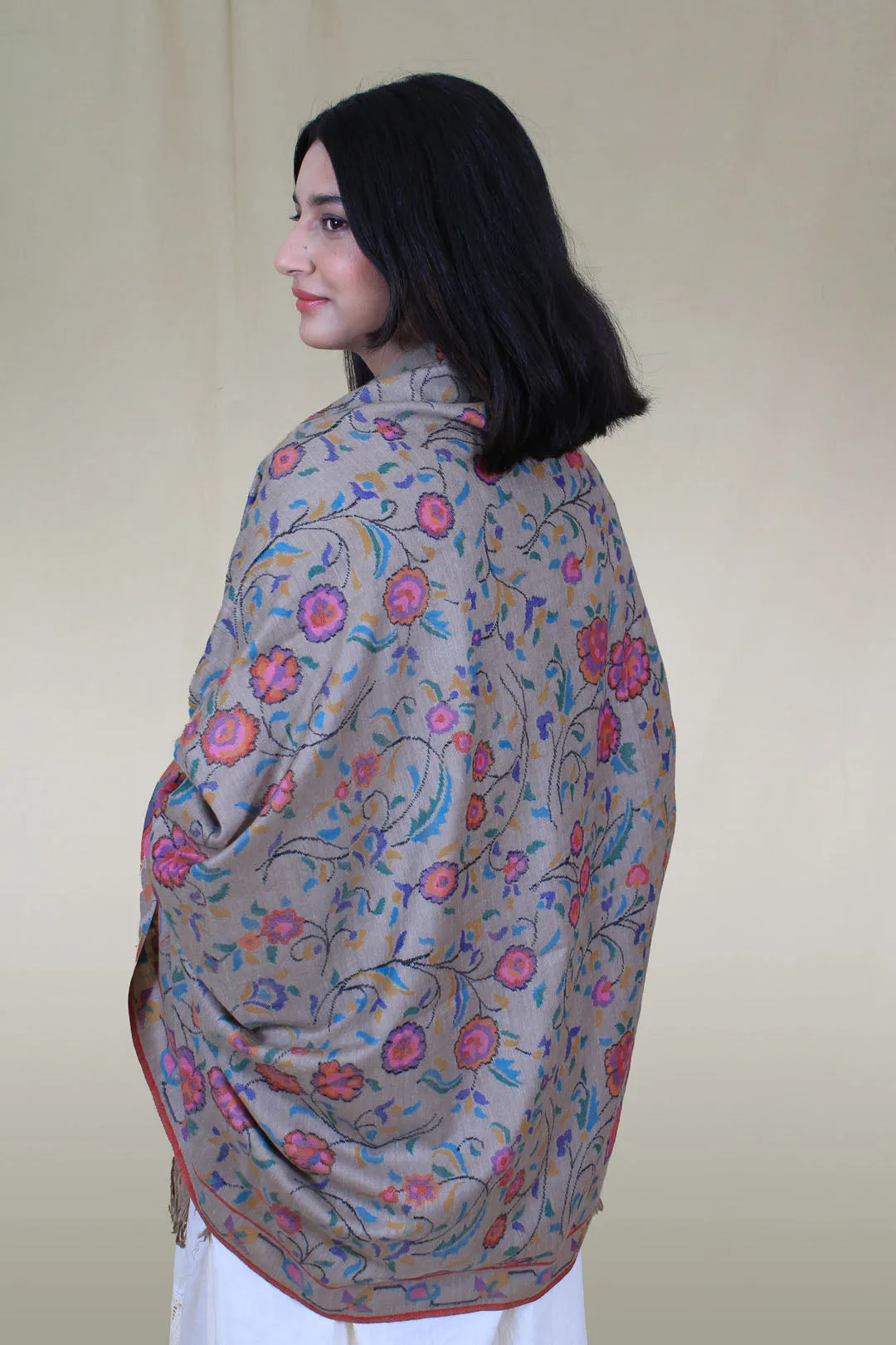 Shahnoor Zati Floral Outlined Kani Jamavar Pashmina Shawl