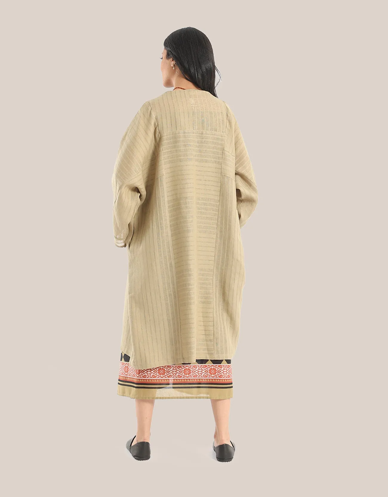 Short Loose fit coat with long sleeves