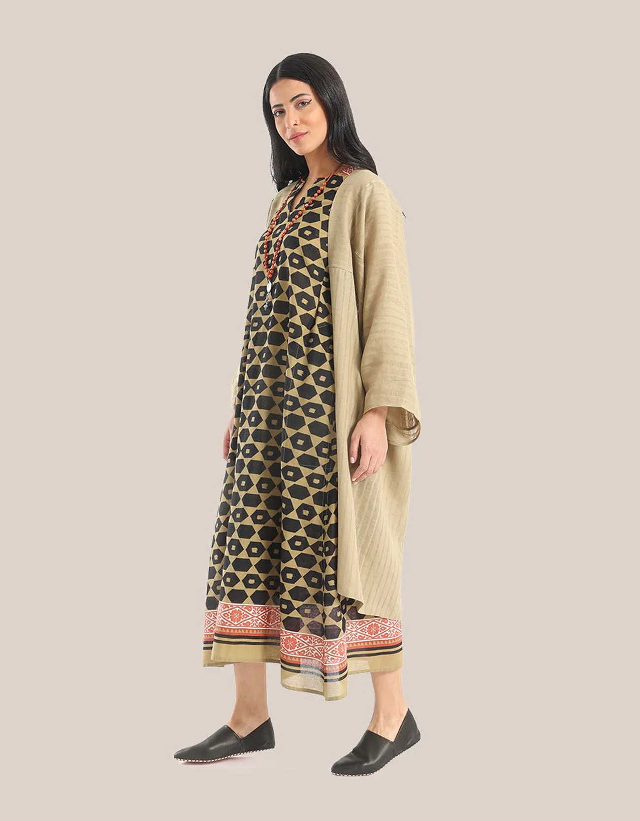 Short Loose fit coat with long sleeves