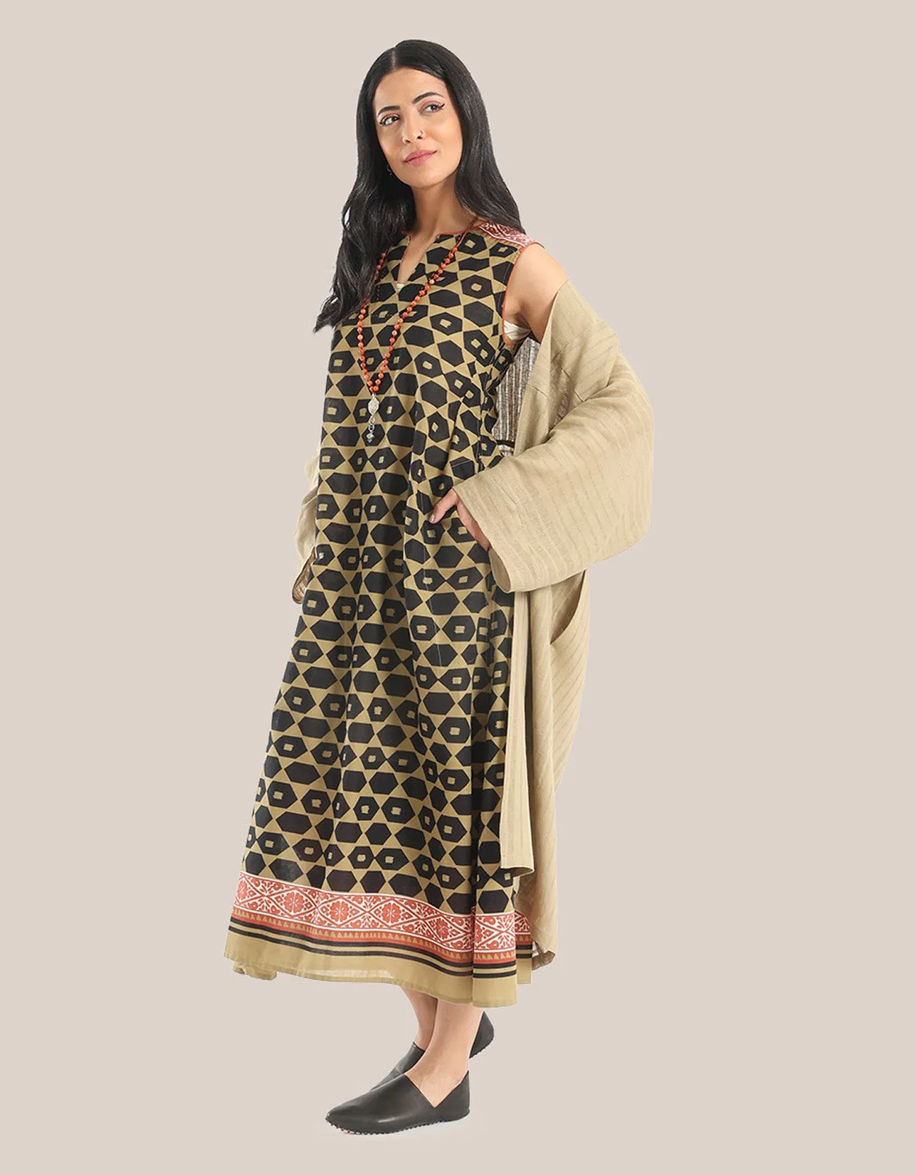 Short Loose fit coat with long sleeves