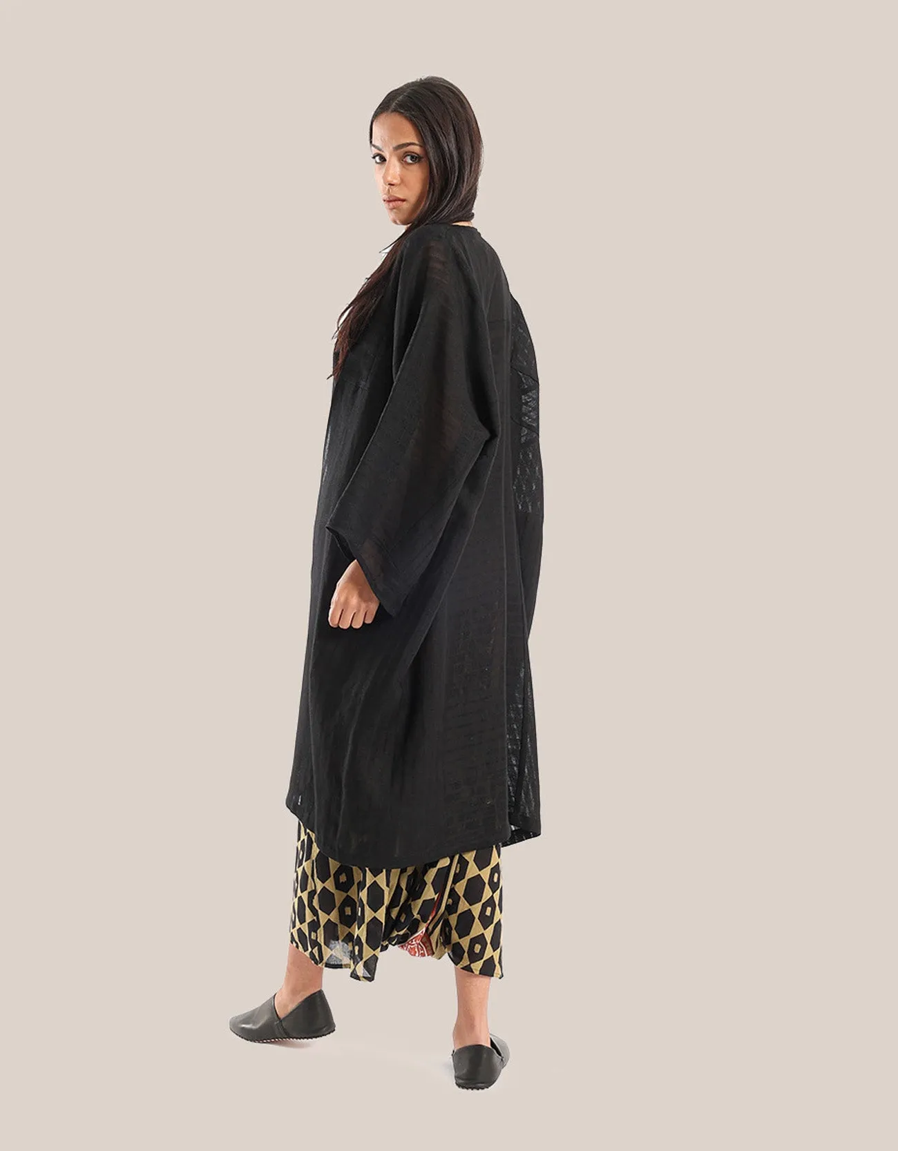 Short Loose fit coat with long sleeves