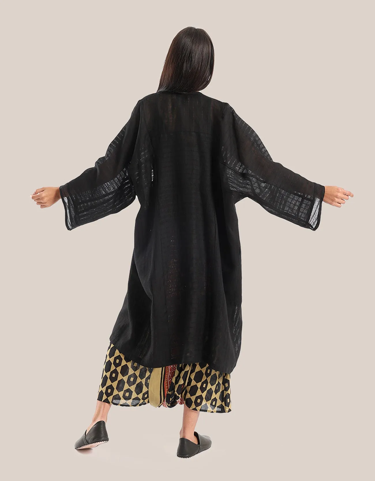 Short Loose fit coat with long sleeves