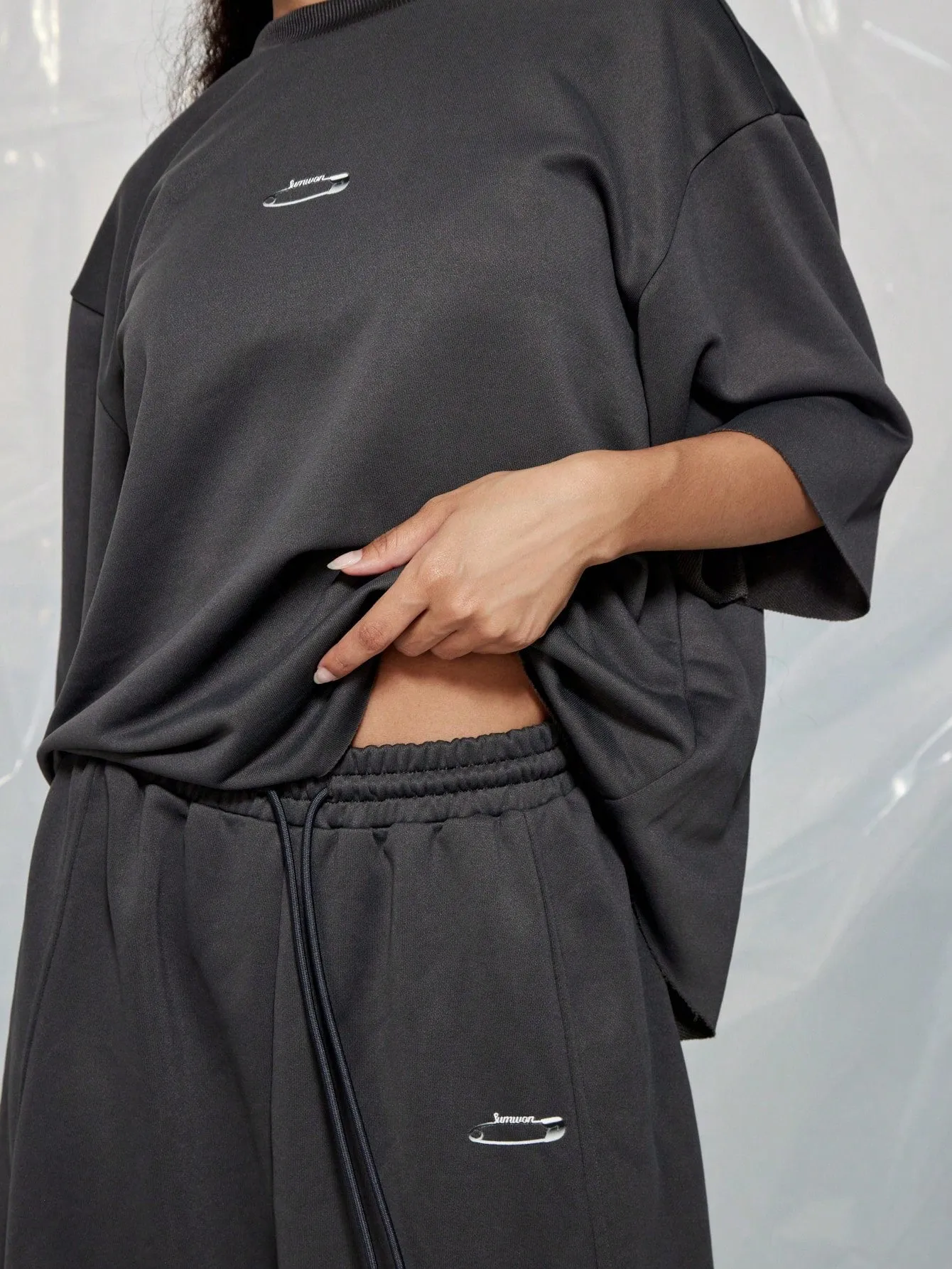SUMWON WOMEN Oversized Drop Shoulder Raw Hem Tee With Wide Leg Pull On Jorts Two Piece Co-Ord Set