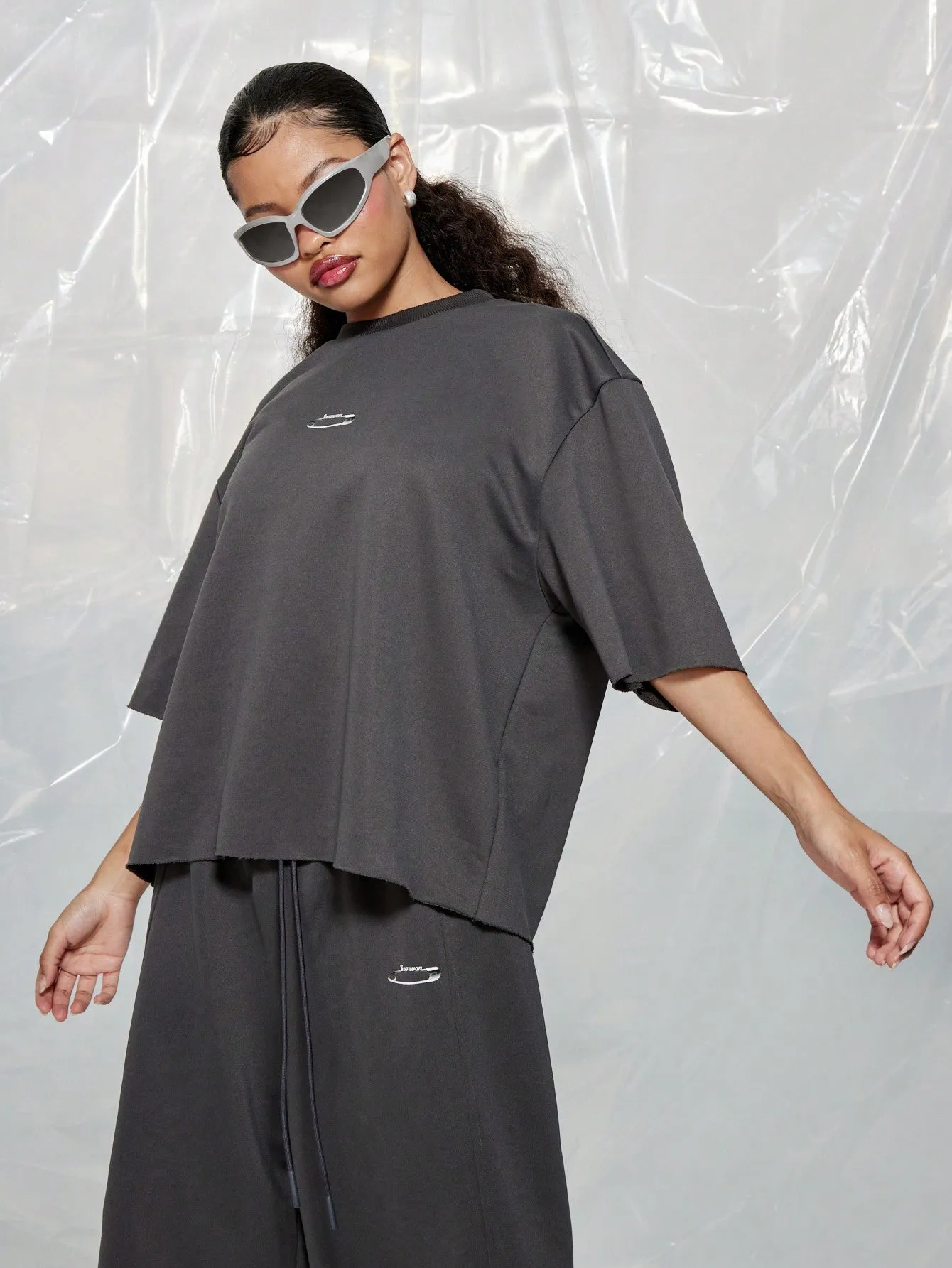 SUMWON WOMEN Oversized Drop Shoulder Raw Hem Tee With Wide Leg Pull On Jorts Two Piece Co-Ord Set