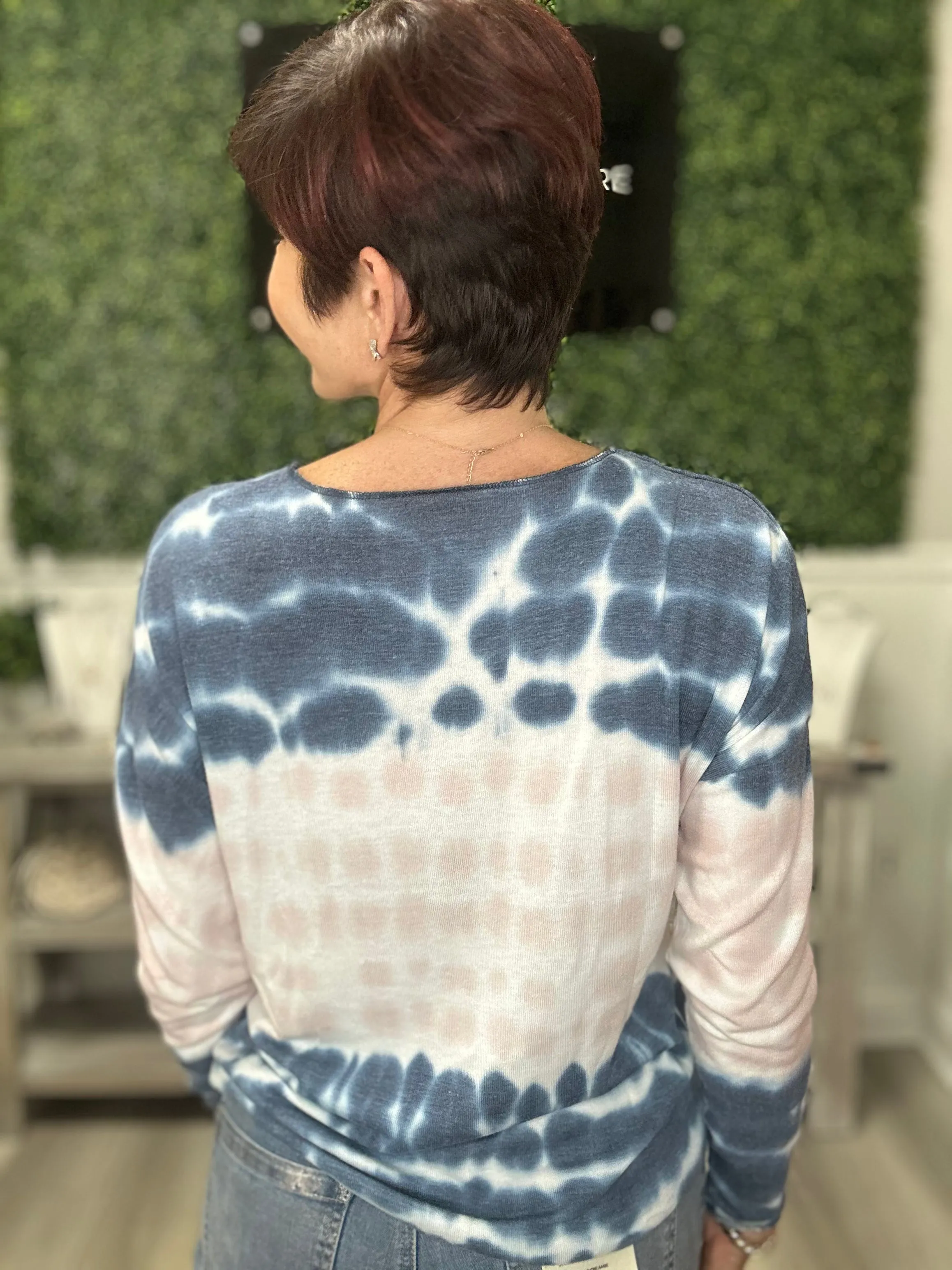 V Neck L/S Tie Dye Top