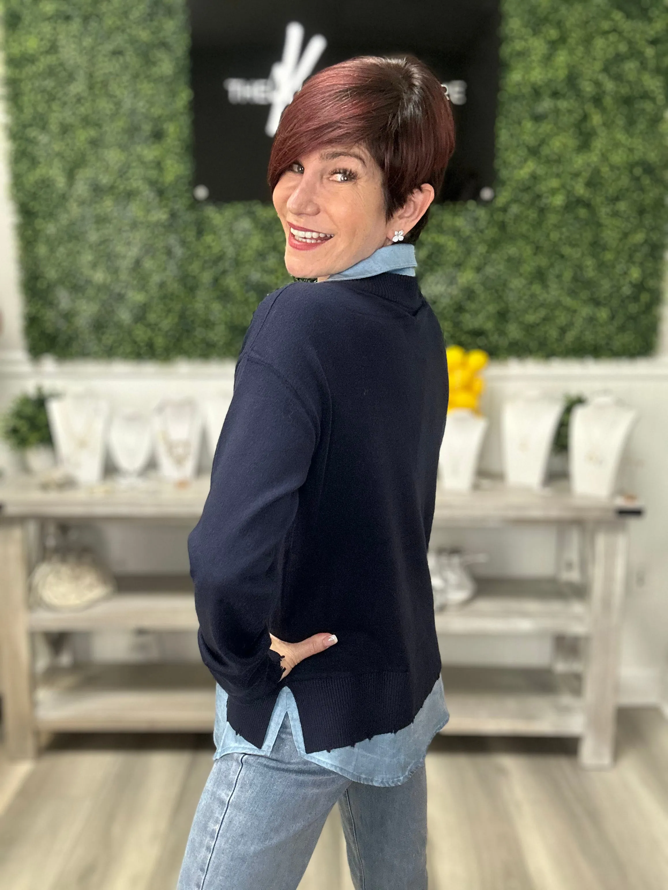 V-Neck Sweater with Poplin Shirt Collar and Hem